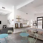 Little Square 게스트하우스 3*