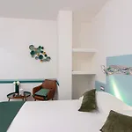 Little Square 게스트하우스 아로나