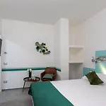 Little Square 게스트하우스
