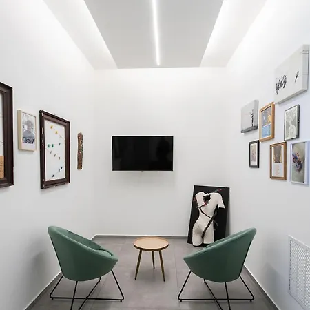 Gasthuis Little Square Arona