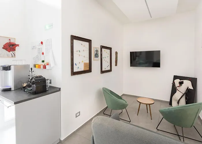 Pensión Little Square