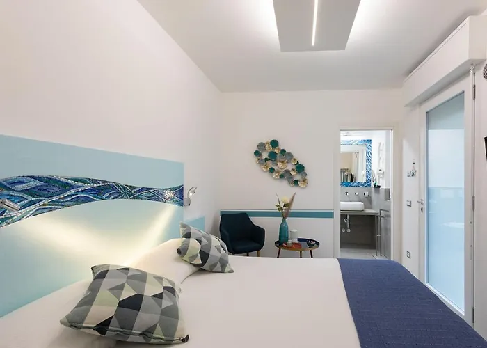 Little Square 3* Arona