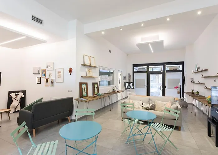 招待所 Little Square