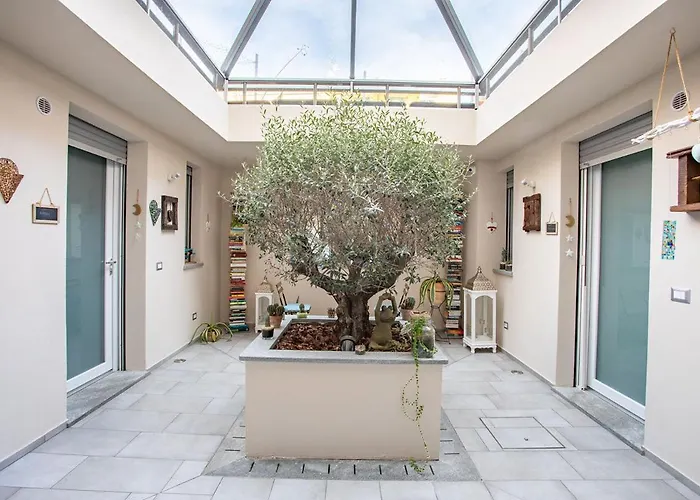 招待所 Little Square