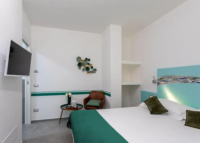 Little Square 3* Arona