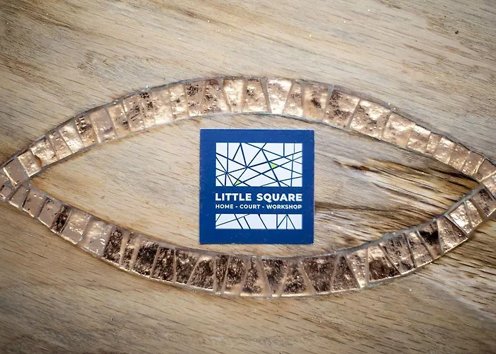 Little Square בית הארחה