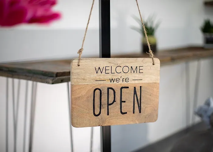 בית הארחה Little Square 3*